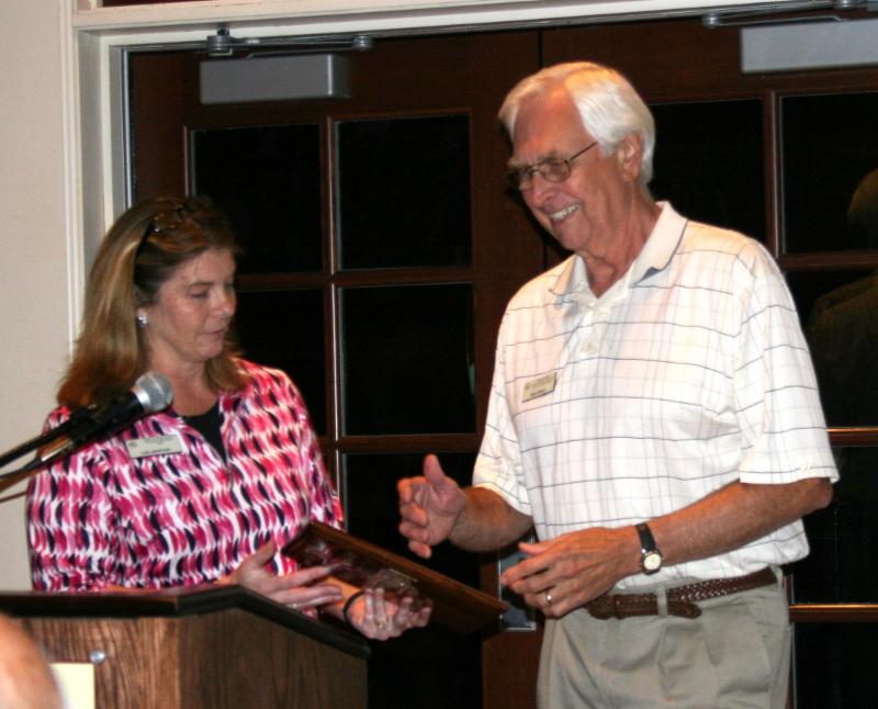 Elden Brauer receives award
