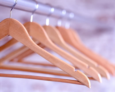 wooden-hangers2.jpg