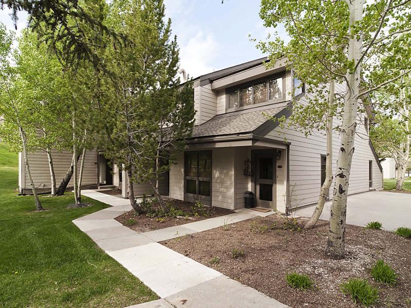 1408 Deer Valley Drive N