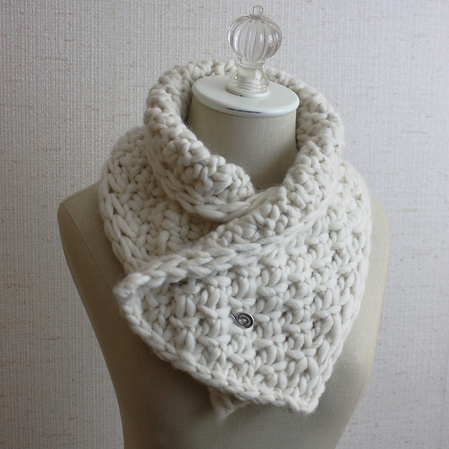 Neige Neckwarmer by Phydeaux Designs