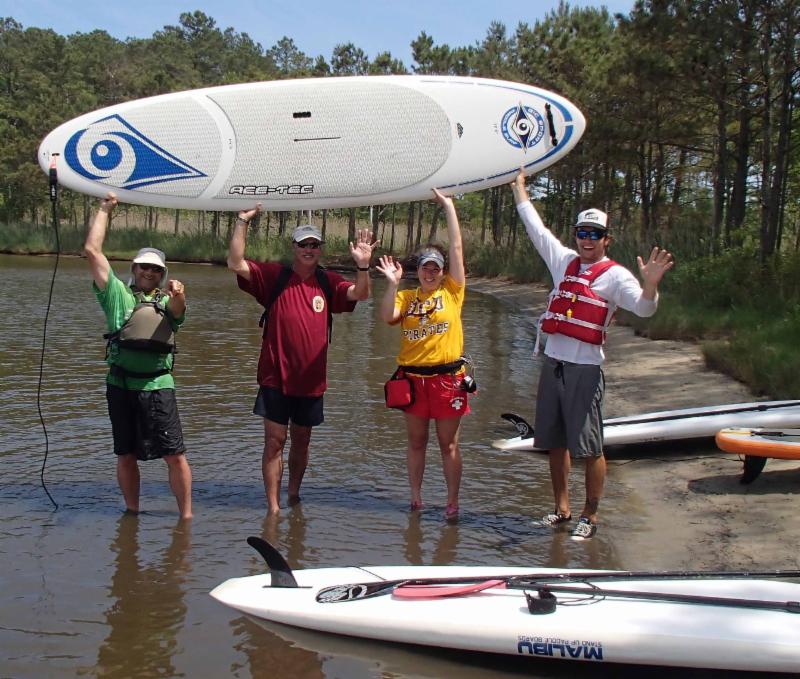happy paddleboard students