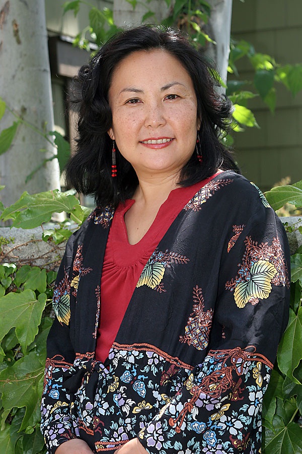 Artist Naomi Hirahara