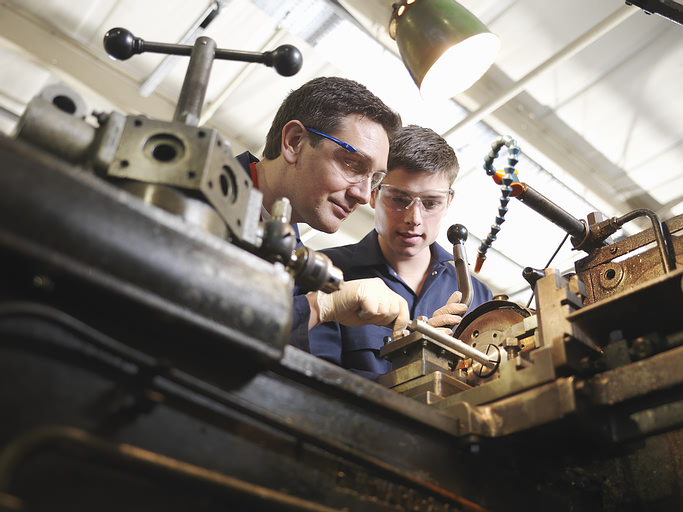 factory_workers_inspecting.jpg