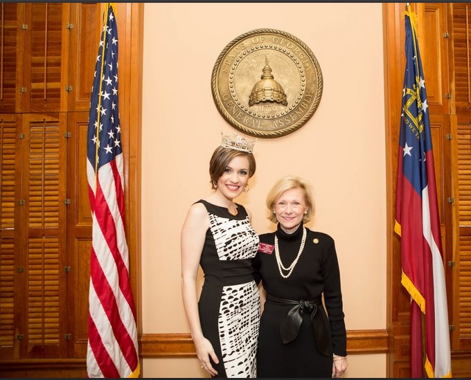 Katie Dempsey w Ms America