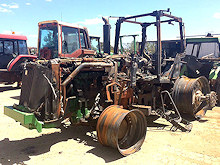 RECEIVED FOR WRECKING (GAWLER)! John Deere 8220R Tractor