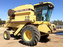 Used New Holland TR88 Header