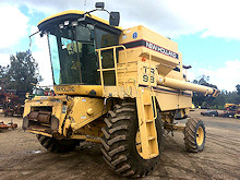 RECEIVED FOR WRECKING (GAWLER)! New Holland® TR98 Header
