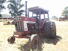 ECEIVED FOR WRECKING (DUBBO)! International 1566 Tractor