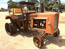 RECEIVED FOR WRECKING (GAWLER)! Chamberlain 306 Tractor