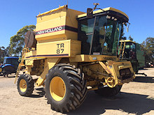 Used New Holland TR87 Header