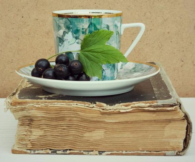 vintage_book_and_tea.jpg