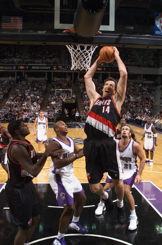 Chris Dudley dunk