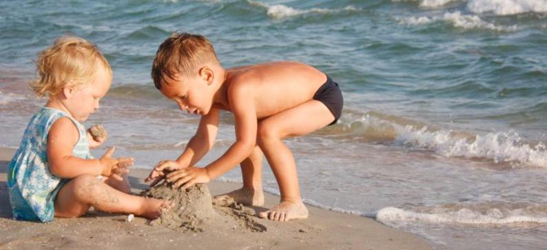 kids_on_beach.jpg