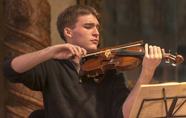 Alexi Kenney and Renata Gutman