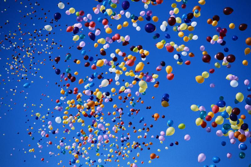balloons_flying.jpg