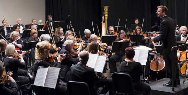 Bainbridge Symphony Orchestra with Maestro Wesley Schulz; Photo: Aberown Studio