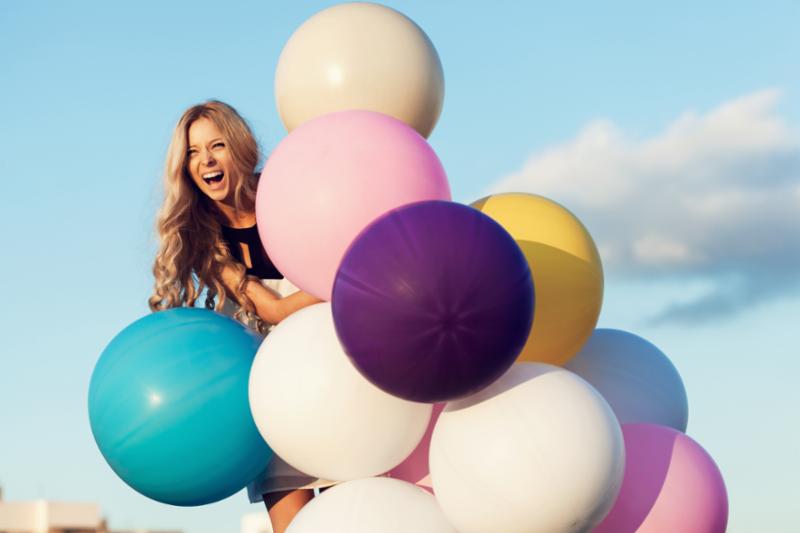 young_woman_color_balloons.jpg