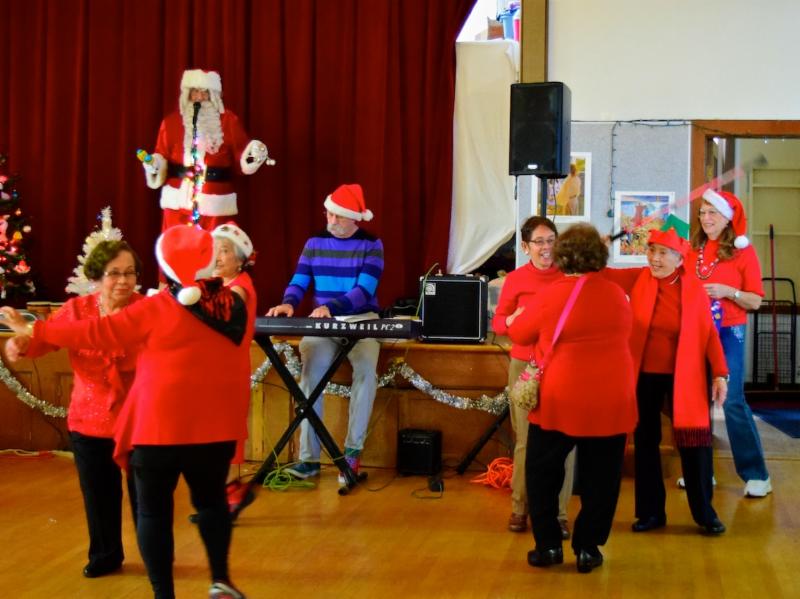 Cayuga neighbors celebrate the holidays