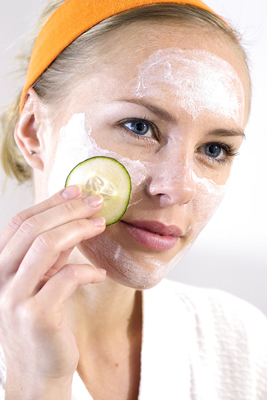 cucumber-facemask-girl.jpg