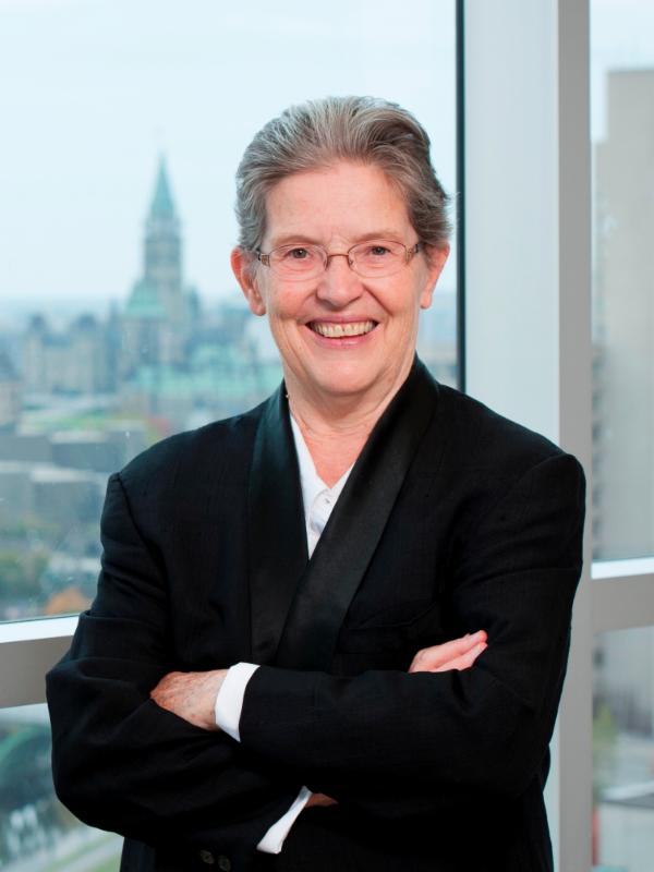 Portraite de Caroline Andrew.