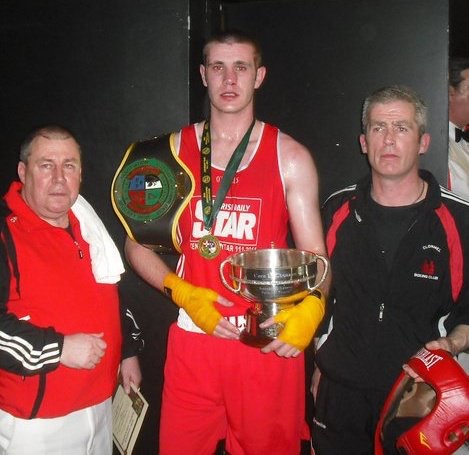 REAL COMBAT MEDIA UK: Irish eyes are smilin' Manager Gary Hyde signs Irish heavyweight prospect Con Sheehan 26 b23480d1 e6c9 4f90 af1a 8c05ea76ba81